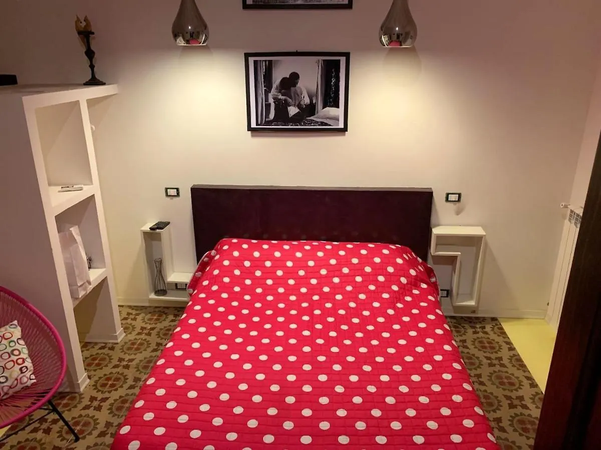 Seaside Retreat: 2-Bedroom Apartment with Wi-Fi in Castellammare del Golfo