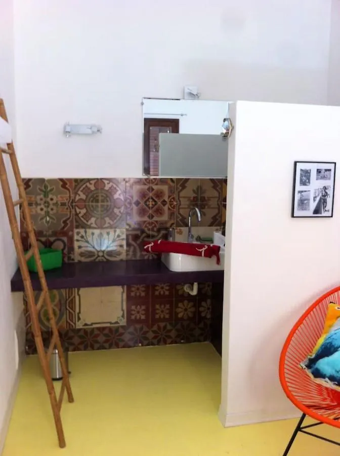 Seaside Retreat: 2-Bedroom Apartment with Wi-Fi in Castellammare del Golfo 0*,
