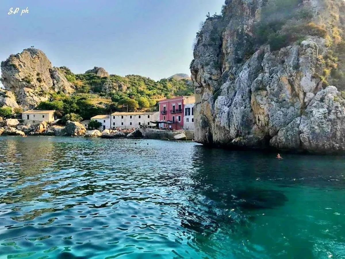 Seaside Retreat: 2-Bedroom Apartment with Wi-Fi in Castellammare del Golfo Italy