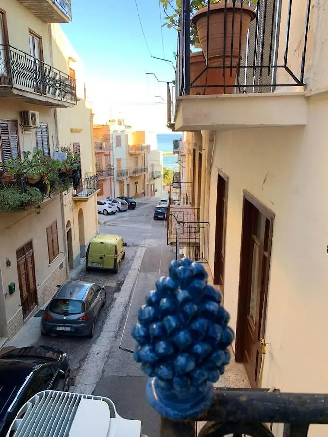 Seaside Retreat: 2-Bedroom Apartment with Wi-Fi in Castellammare del Golfo 0*,  Italy