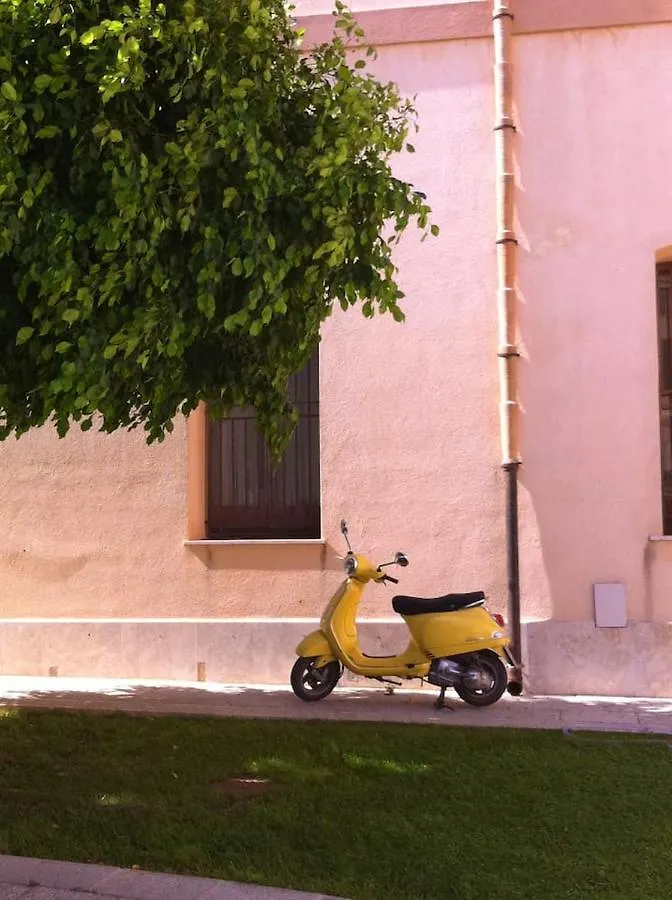 Seaside Retreat: 2-Bedroom Apartment with Wi-Fi in Castellammare del Golfo
